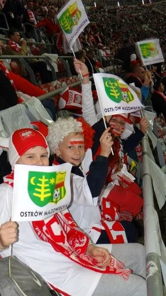 Młodzi piłkarze na meczu Polska - Szkocja (zdjęcia)