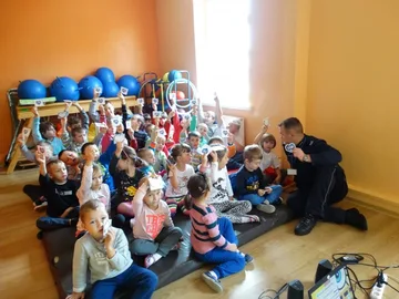 Ostrowscy policjanci odwiedzili dzieci (zdjęcia)
