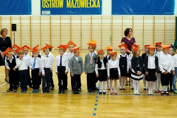 Uroczystość ślubowania klas pierwszych w SP nr 1 (zdjęcia)