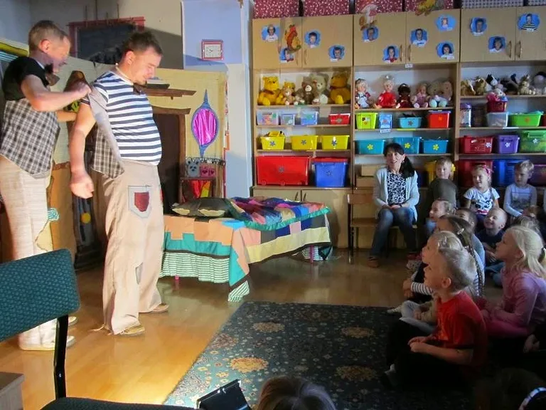 Gucio Chusteczka u przedszkolaków (zdjęcia)