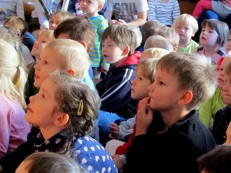 Gucio Chusteczka u przedszkolaków (zdjęcia)
