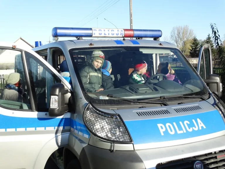Policjanci z wizytą w szkołach (zdjęcia)