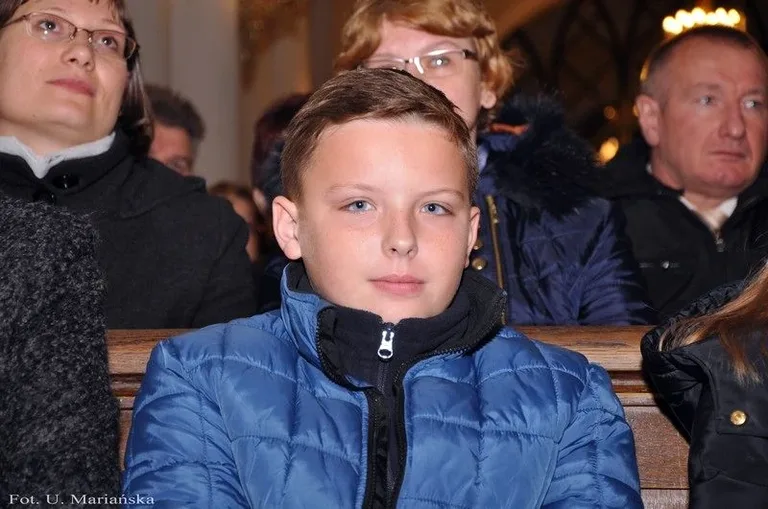 Dzieci nagrodzone przez biskupa (zdjęcia)