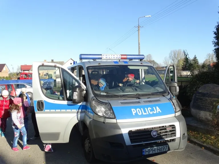 Policjanci z wizytą w szkołach (zdjęcia)