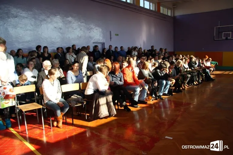 Ślubowanie pierwszaków w Trójce (zdjęcia)