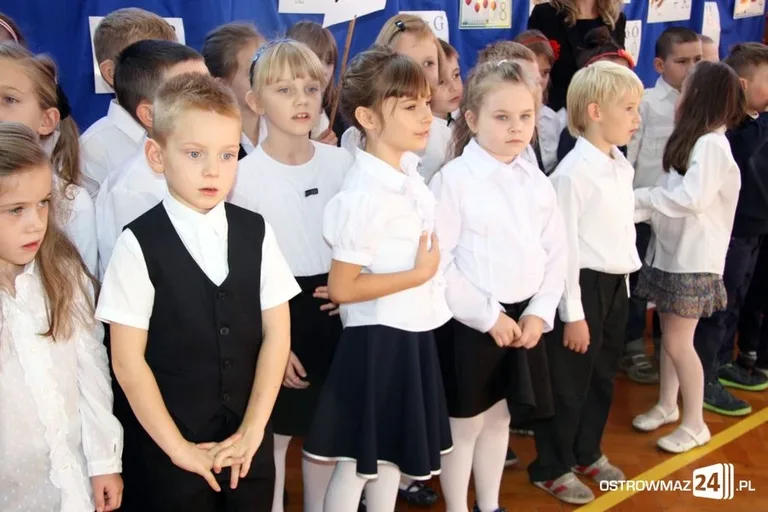 Ślubowanie pierwszaków w Trójce (zdjęcia)
