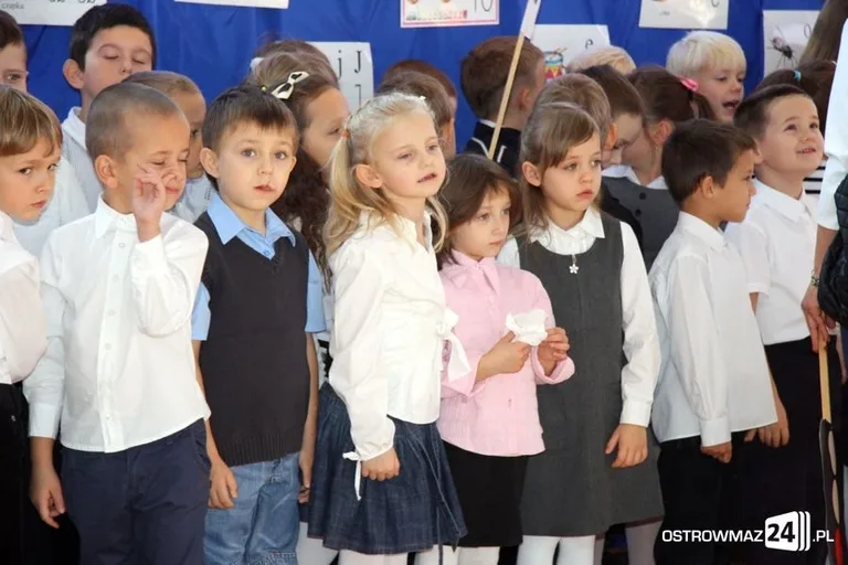 Ślubowanie pierwszaków w Trójce (zdjęcia)