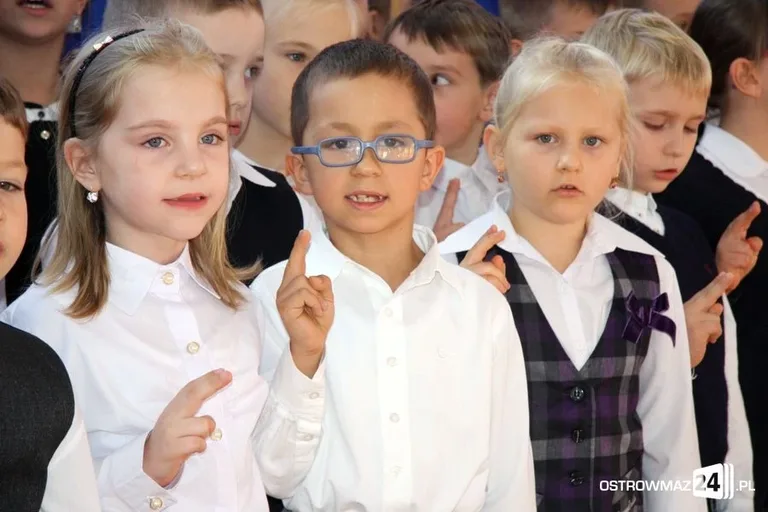 Ślubowanie pierwszaków w Trójce (zdjęcia)
