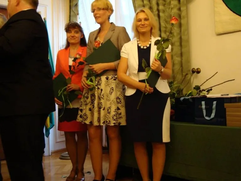 Akademia, kwiaty i życzenia (zdjęcia)