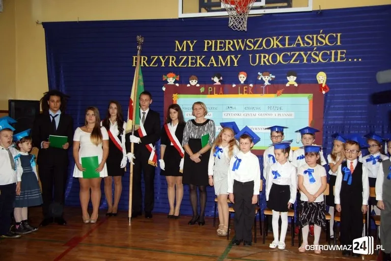 Pierwszaki przyjęte do społeczności szkolnej