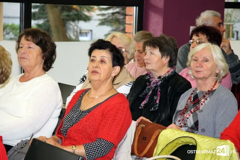 Wykład o dzikiej róży i witaminie C (zdjęcia)