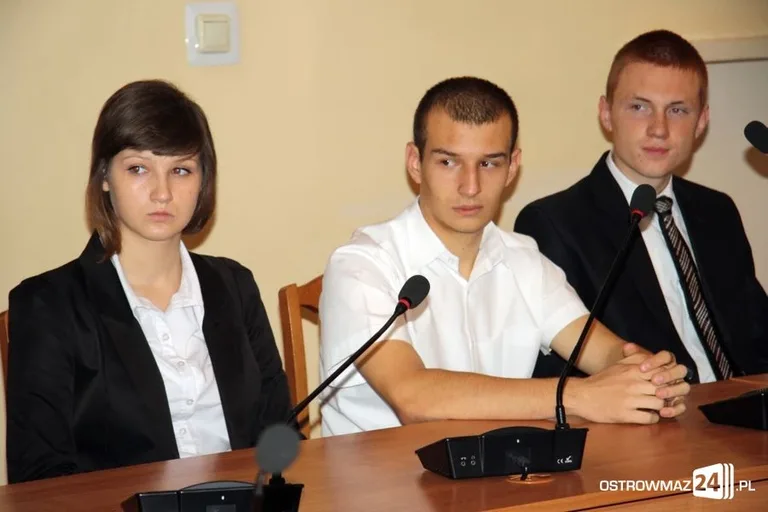 Obrady młodzieżowej rady powiatu (zdjęcia)