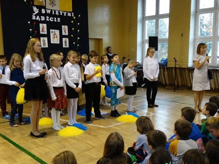 XIV Dzień Papieski w SP nr 1 (zdjęcia)