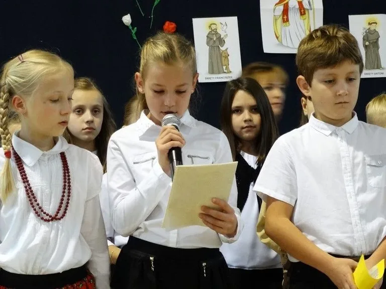 XIV Dzień Papieski w SP nr 1 (zdjęcia)