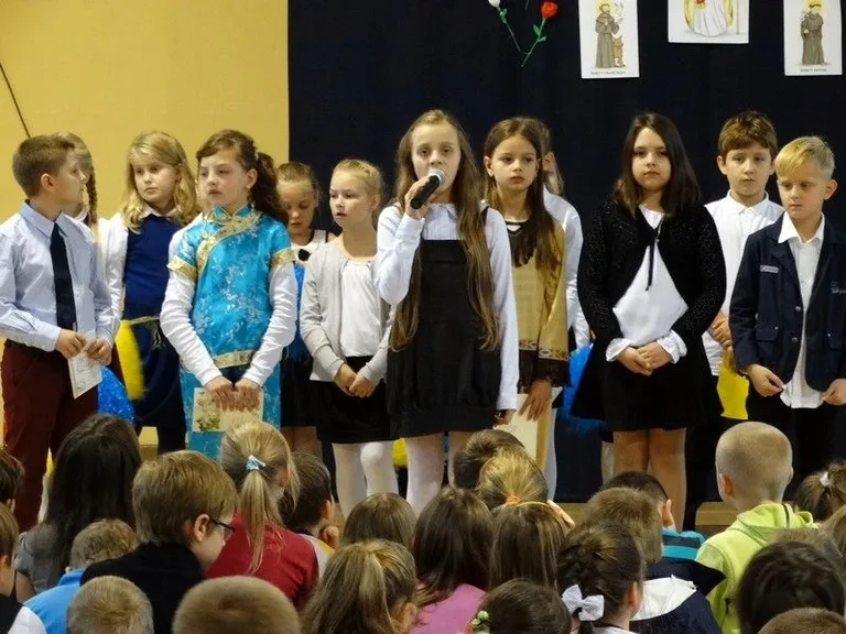 XIV Dzień Papieski w SP nr 1 (zdjęcia)
