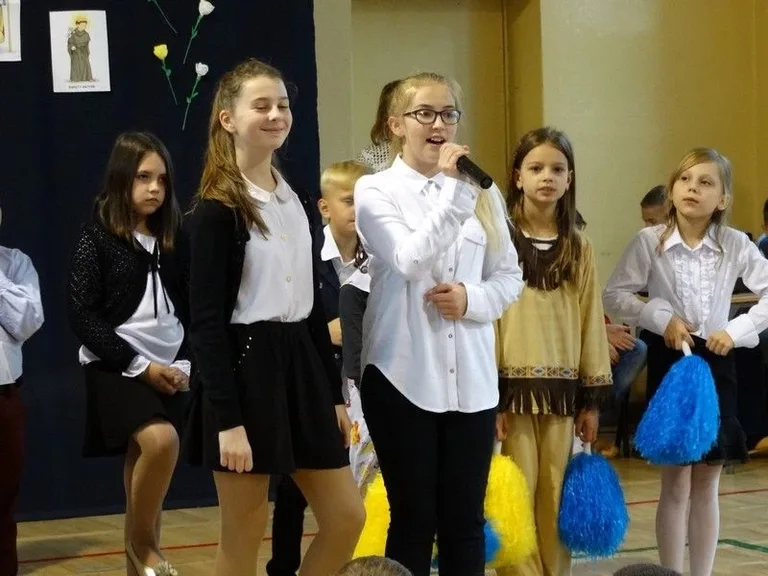 XIV Dzień Papieski w SP nr 1 (zdjęcia)