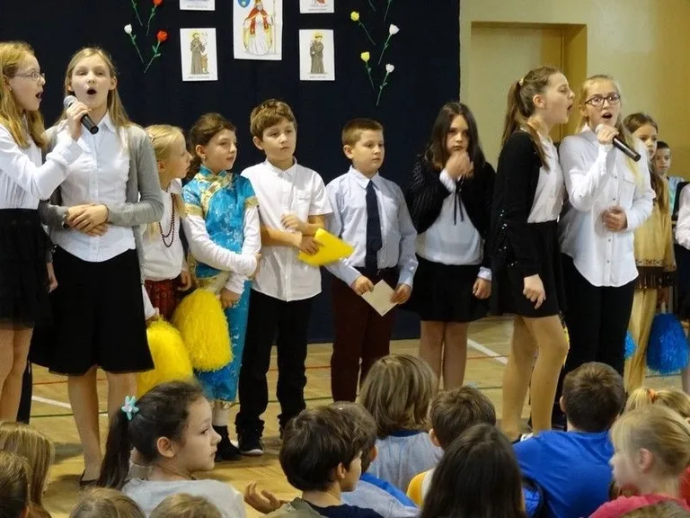 XIV Dzień Papieski w SP nr 1 (zdjęcia)