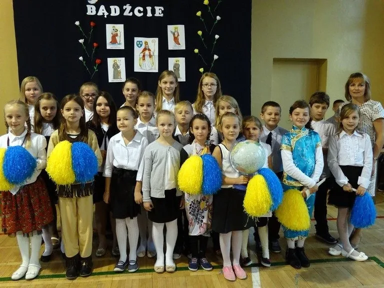 XIV Dzień Papieski w SP nr 1 (zdjęcia)