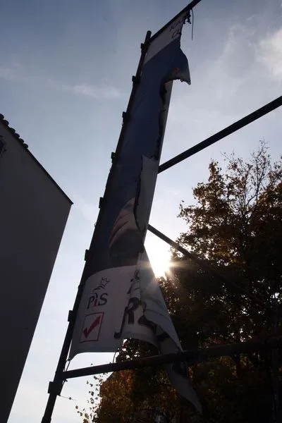 Spalono baner kandydata na burmistrza (zdjęcia)
