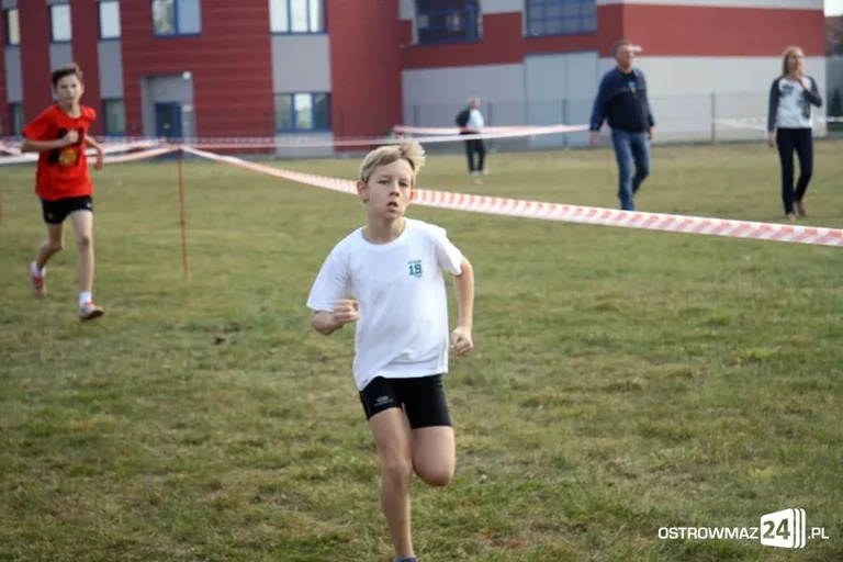 Ostrowianie rywalizowali przy stawie (zdjęcia)
