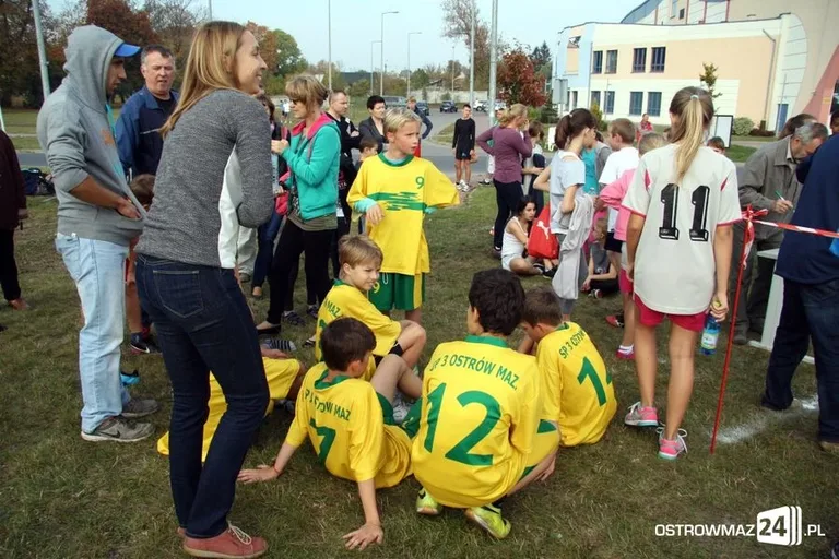 Ostrowianie rywalizowali przy stawie (zdjęcia)