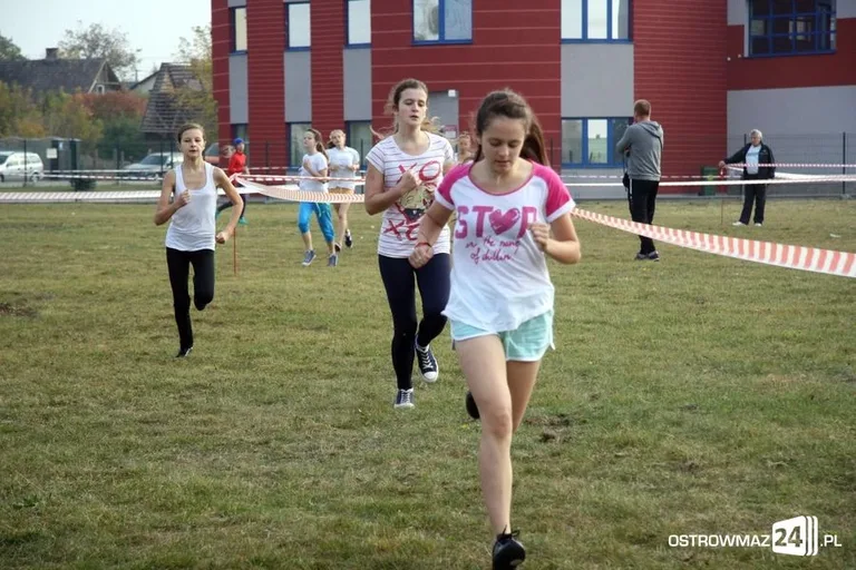 Ostrowianie rywalizowali przy stawie (zdjęcia)