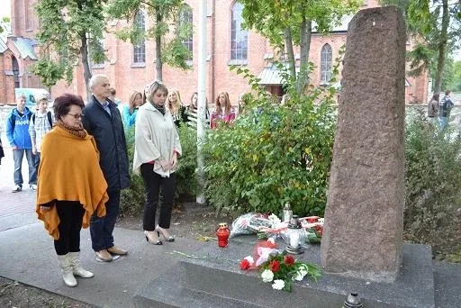 Młodzież pamięta o bohaterach (zdjęcia)
