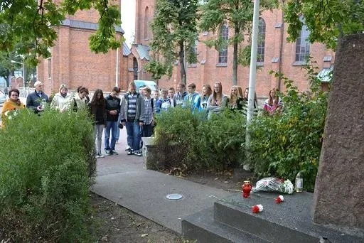 Młodzież pamięta o bohaterach (zdjęcia)
