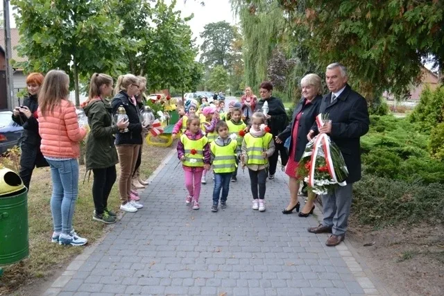 Młodzież pamięta o bohaterach (zdjęcia)