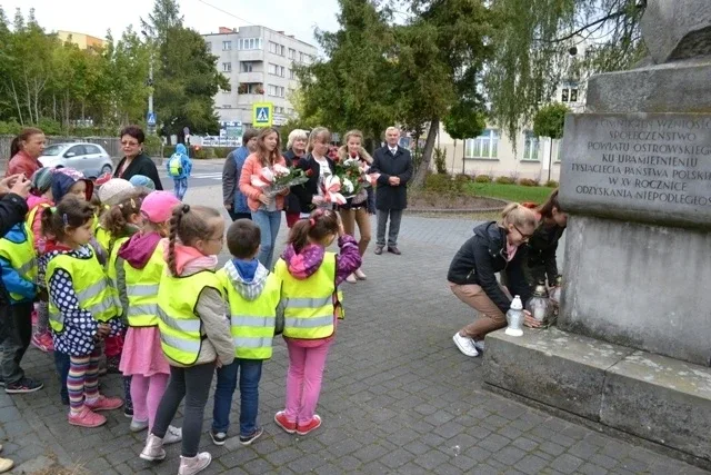 Młodzież pamięta o bohaterach (zdjęcia)