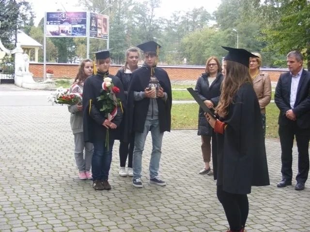 Młodzież pamięta o bohaterach (zdjęcia)