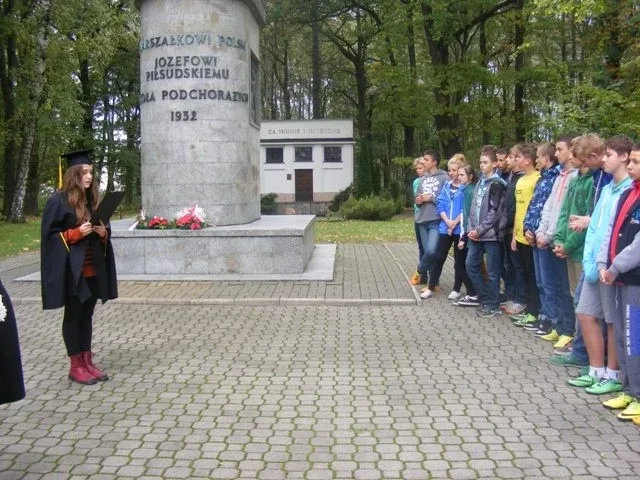 Młodzież pamięta o bohaterach (zdjęcia)