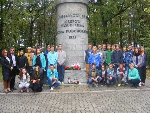 Młodzież pamięta o bohaterach (zdjęcia)