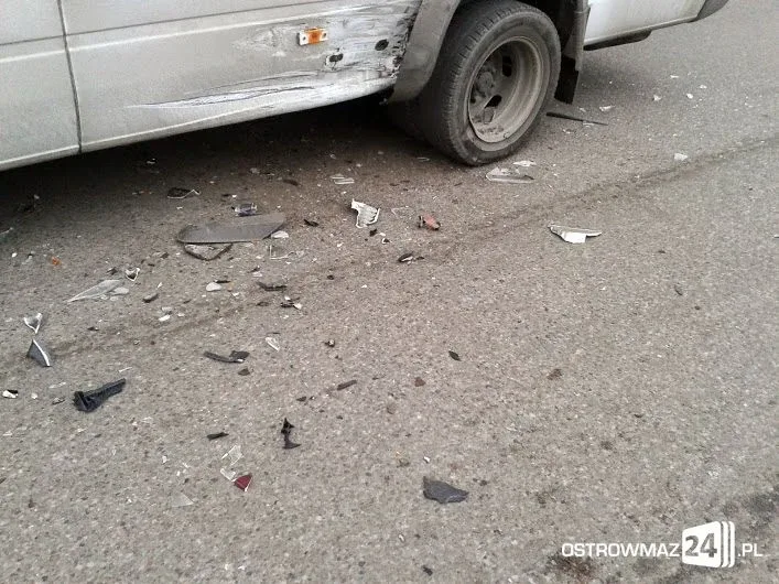 Kolizja na ul. Lipowej w Ostrowi Maz. (zdjęcia, wideo)
