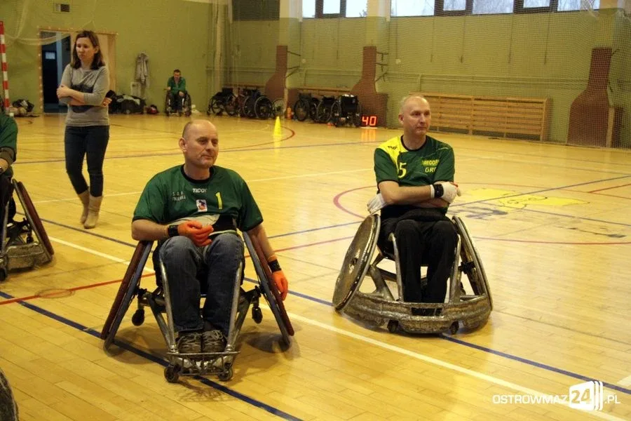 Sparing rugbystów na wózkach (zdjęcia)