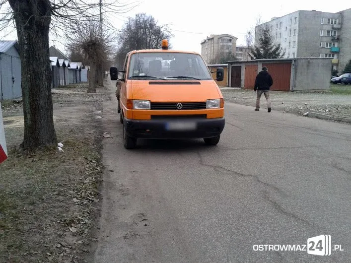 Kolizja na ul. Lipowej w Ostrowi Maz. (zdjęcia, wideo)
