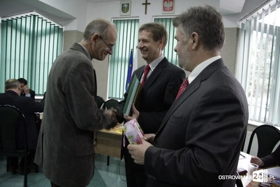 Ostatnia sesja VI kadencji w gminie Ostrów Maz. (zdjęcia)