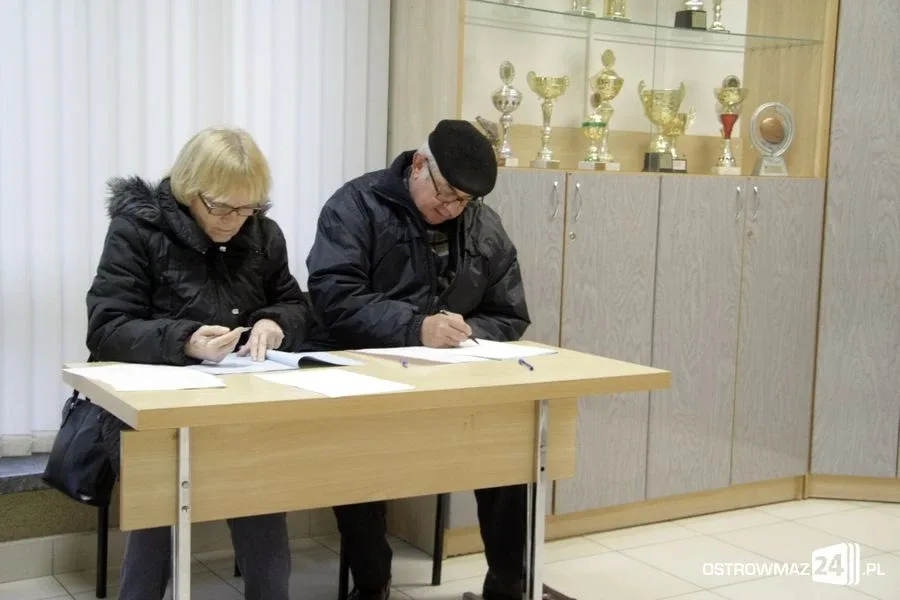 Ostrowiacy poszli do urn wyborczych (zdjęcia)