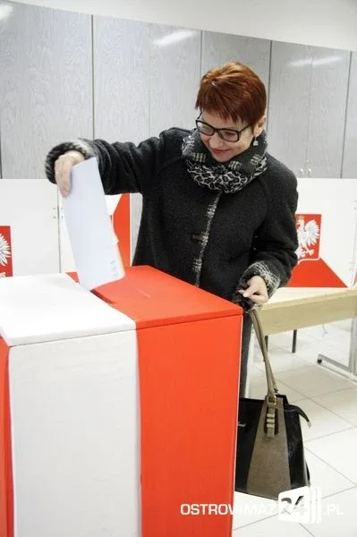 Ostrowiacy poszli do urn wyborczych (zdjęcia)