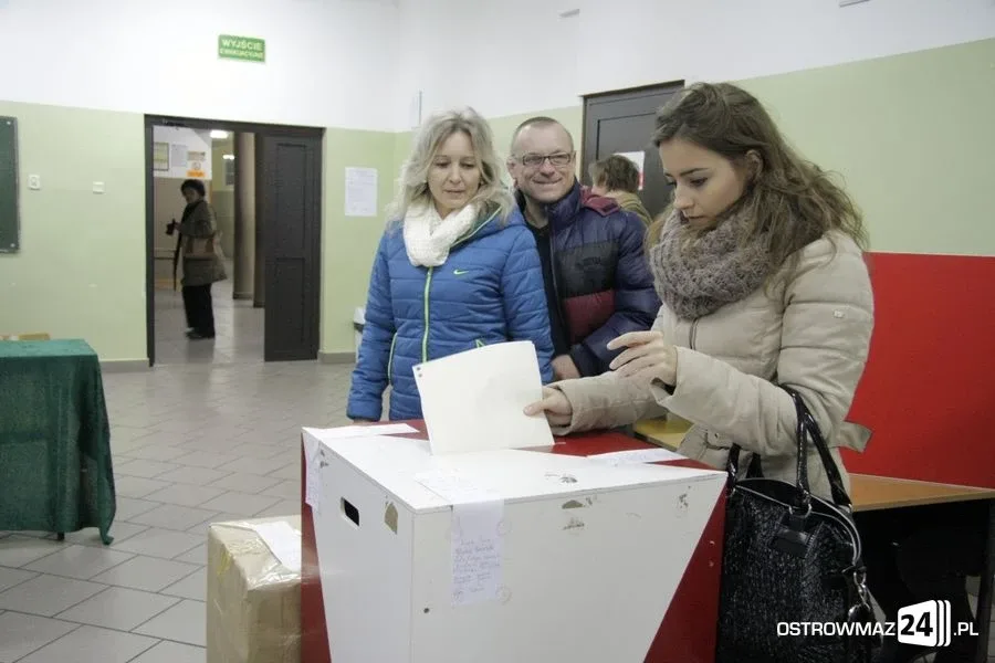 Ostrowiacy poszli do urn wyborczych (zdjęcia)