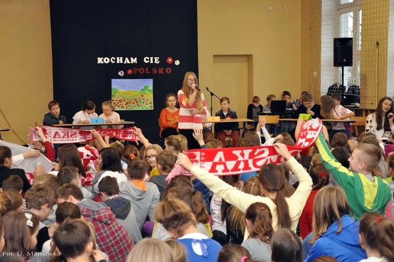 'Kocham Cię Polsko' w ostrowskiej szkole (zdjęcia)