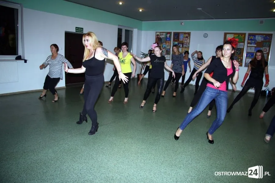 Burleska w ostrowskim domu kultury (zdjęcia)