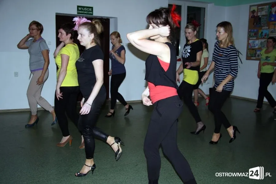Burleska w ostrowskim domu kultury (zdjęcia)