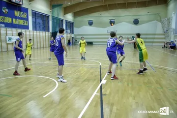 Sroga lekcja dla młodych koszykarzy (zdjęcia)