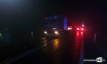 Kolizja w Stoku. Samochód wylądował w rowie (zdjęcia)