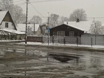 Pierwszy śnieg w Ostrowi Maz. i powiecie (zdjęcia)