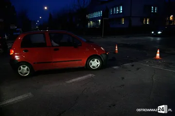 Kolizja opla i daewoo przy sądzie (zdjęcia)