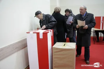 Ostrowiacy poszli do urn wyborczych (zdjęcia)