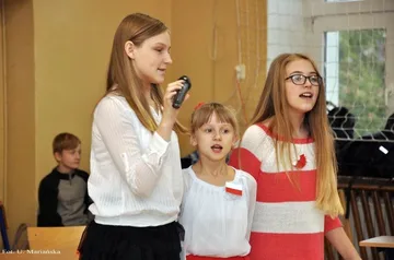 'Kocham Cię Polsko' w ostrowskiej szkole (zdjęcia)