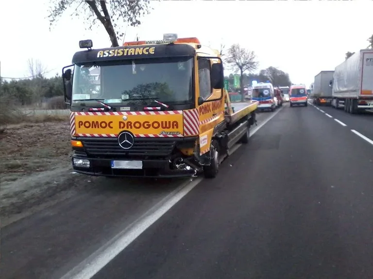 Wypadek z udziałem trzech aut (zdjęcia)